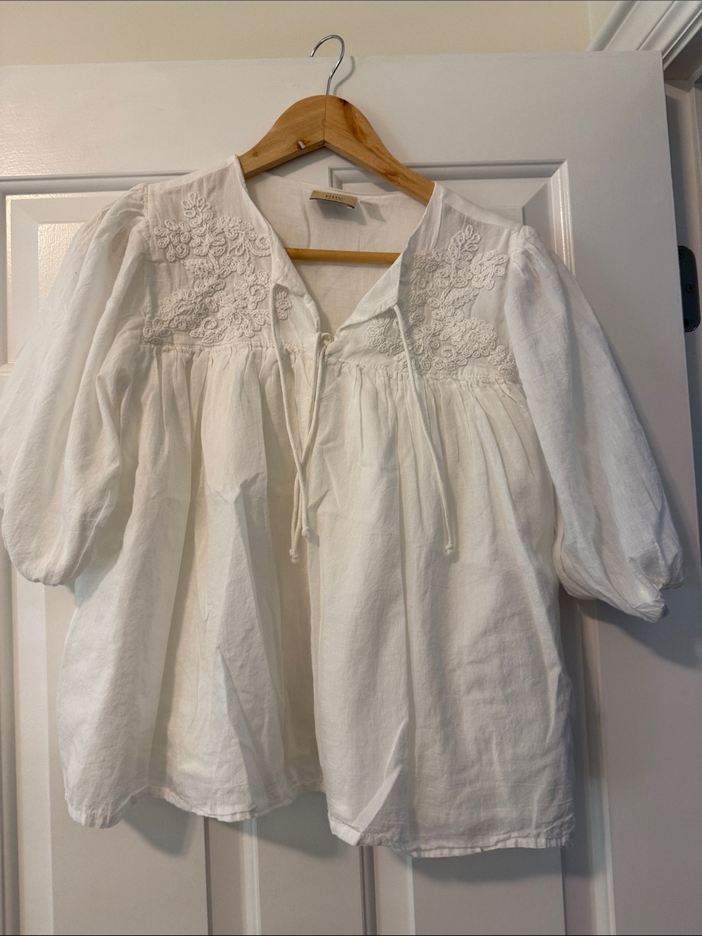 Elie Tahari White Embroidered Peasant Tunic